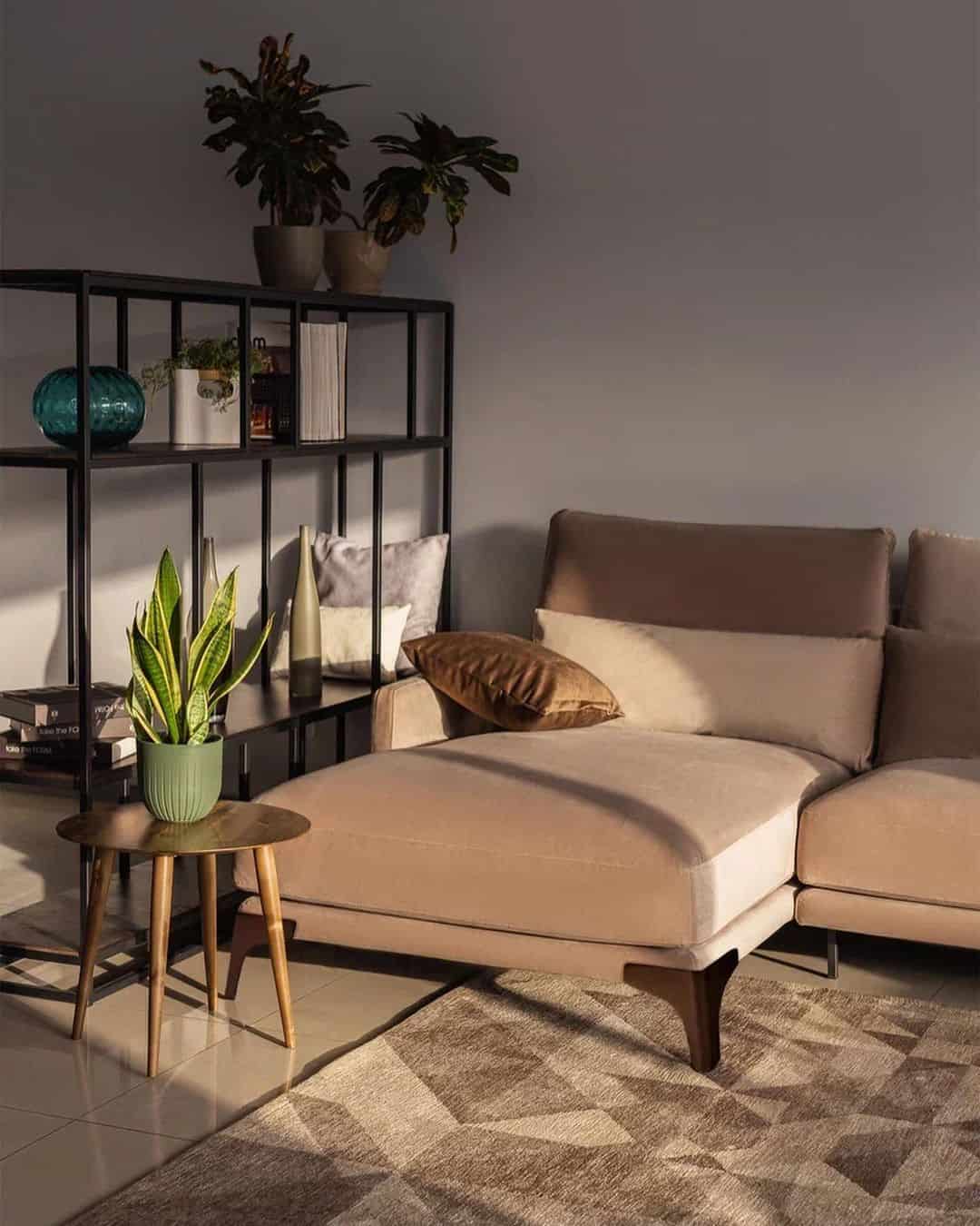 Как оформить пространство вокруг дивана